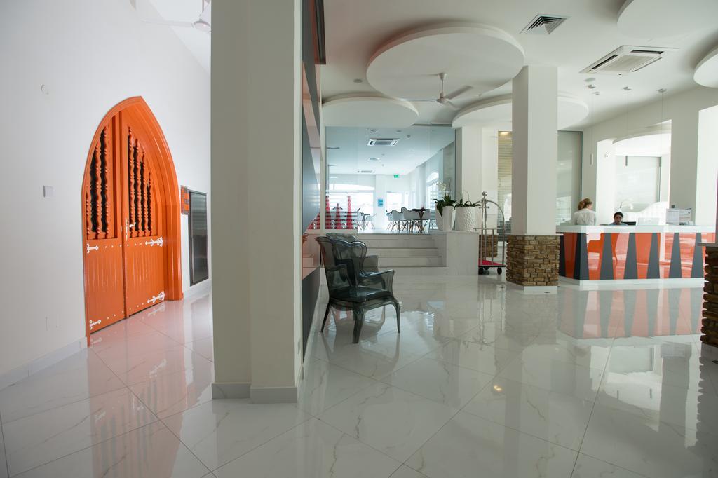 Отель Tsanotel Лимасол