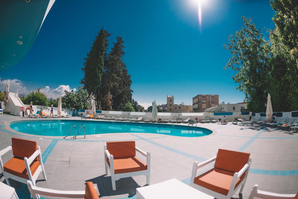 Отель Tsanotel Лимасол
